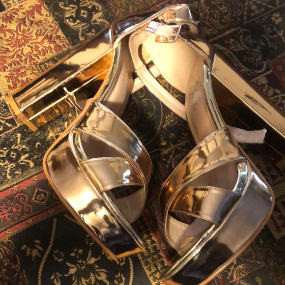 Shoes - Picture 4 of 4